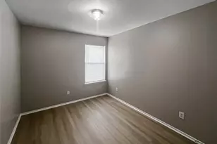 2325 Kingsway Dr, Arlington, TX 76012 - Photo 11