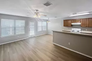 2325 Kingsway Dr, Arlington, TX 76012 - Photo 3