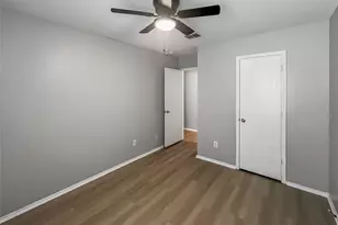 2325 Kingsway Dr, Arlington, TX 76012 - Photo 7