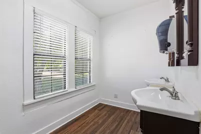 1115 N Main Street, Cleburne, TX 76033 - Photo 11