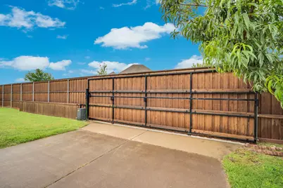 428 Vasey Oak Drive, Keller, TX 76248 - Photo 11