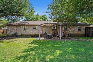 144 NW Jill Ann Dr, Burleson, TX 76028 - Photo 25