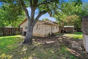 144 NW Jill Ann Dr, Burleson, TX 76028 - Photo 27