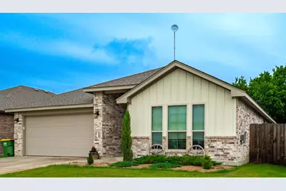 206 Hubbard Street, Hillsboro, TX 76645 - Photo 1