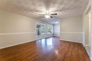 3621 Pleasant Run Rd, Irving, TX 75062 - Photo 3