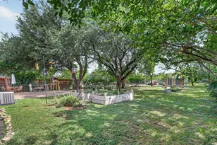 324 N Heights Dr, Crowley, TX 76036 - Photo 27