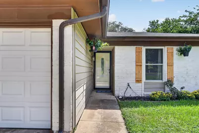 324 N Heights Drive, Crowley, TX 76036 - Photo 3