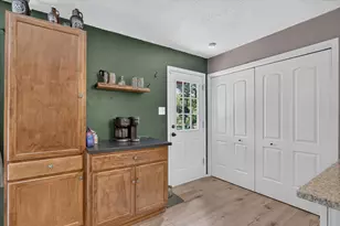 324 N Heights Dr, Crowley, TX 76036 - Photo 9