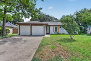 324 N Heights Dr, Crowley, TX 76036 - Photo 1