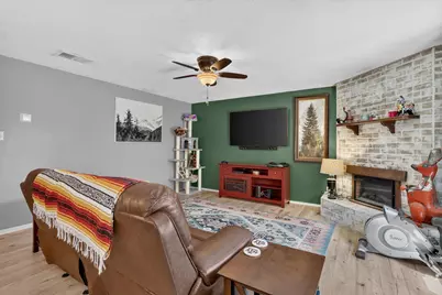 324 N Heights Drive, Crowley, TX 76036 - Photo 5