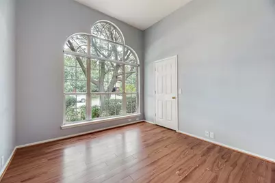 828 Abbots Lane, Denton, TX 76205 - Photo 5
