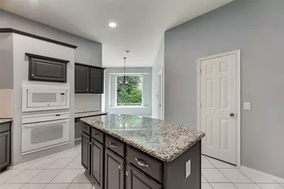 828 Abbots Lane, Denton, TX 76205 - Photo 5