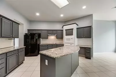 828 Abbots Lane, Denton, TX 76205 - Photo 3