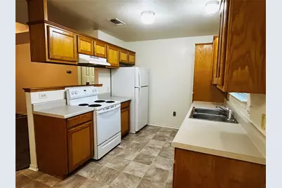 1602 Moss Street, Gainesville, TX 76240 - Photo 5
