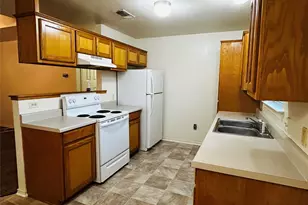 1602 Moss St, Gainesville, TX 76240 - Photo 5