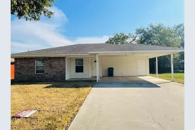 1602 Moss Street, Gainesville, TX 76240 - Photo 1