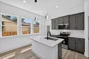 316 E Drew St, Fort Worth, TX 76110 - Photo 15
