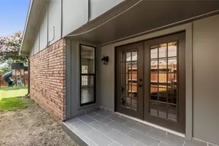 2004 White Ash Rd, Carrollton, TX 75007 - Photo 29