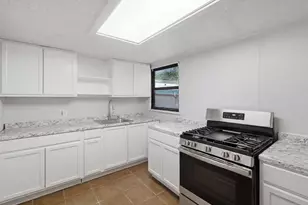 3015 Anzio Dr, Dallas, TX 75224 - Photo 9