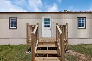 1657 E 2nd St, Cleburne, TX 76031 - Photo 7