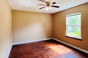 1215 S Vaden St, Sherman, TX 75090 - Photo 13