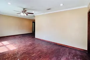 1215 S Vaden St, Sherman, TX 75090 - Photo 5