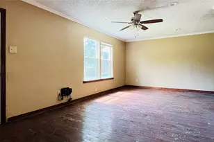 1215 S Vaden St, Sherman, TX 75090 - Photo 3