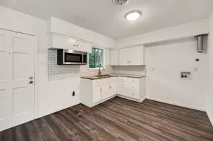 730 Cindy Ln, Grand Prairie, TX 75052 - Photo 5