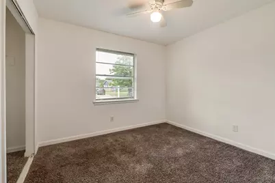 730 Cindy Lane, Grand Prairie, TX 75052 - Photo 17