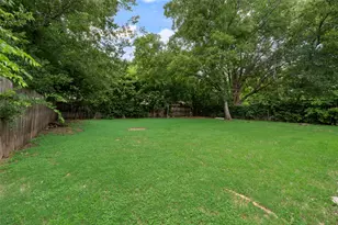 730 Cindy Ln, Grand Prairie, TX 75052 - Photo 15