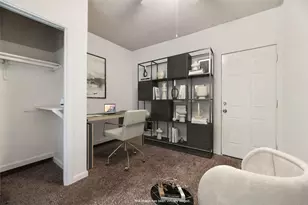 730 Cindy Ln, Grand Prairie, TX 75052 - Photo 19