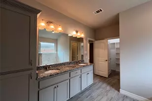 148 Frank St, Greenville, TX 75402 - Photo 7