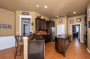 100 Manders Ct, Runaway Bay, TX 76426 - Photo 9