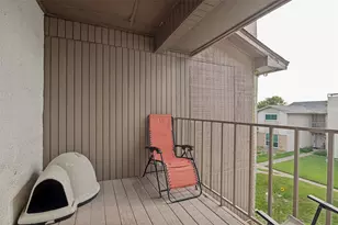 1402 S Carrier Pkwy, Grand Prairie, TX 75051 - Photo 23