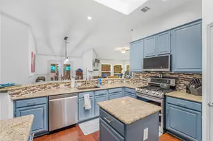2813 Ridgemere Dr, Flower Mound, TX 75028 - Photo 3