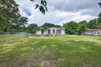 250 E Golden Oaks Drive, Mabank, TX 75156 - Photo 3