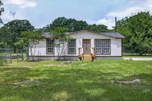 250 E Golden Oaks Dr, Mabank, TX 75156 - Photo 1
