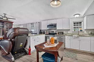 6602 Ashley Ct, Granbury, TX 76049 - Photo 9