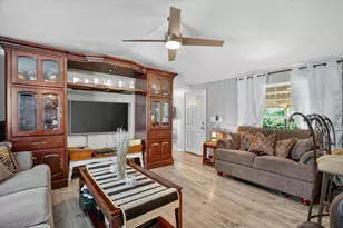 6602 Ashley Ct, Granbury, TX 76049 - Photo 5