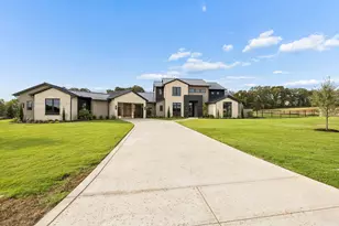 1402 Clydesdale Rd, Bartonville, TX 76226 - Photo 3