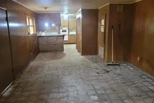 115 S Crescent Dr, Electra, TX 76360 - Photo 5