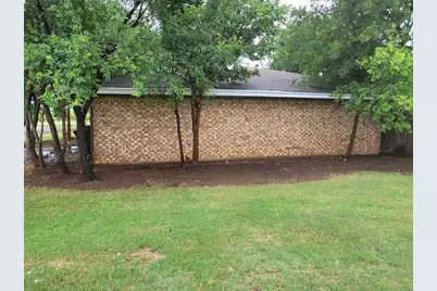 115 S Crescent Drive, Electra, TX 76360 - Photo 3
