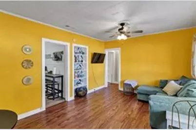 201 S Jones Street, Granbury, TX 76048 - Photo 33