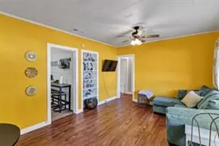 201 S Jones St, Granbury, TX 76048 - Photo 33
