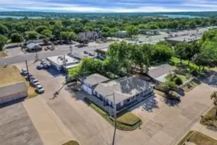 201 S Jones St, Granbury, TX 76048 - Photo 3