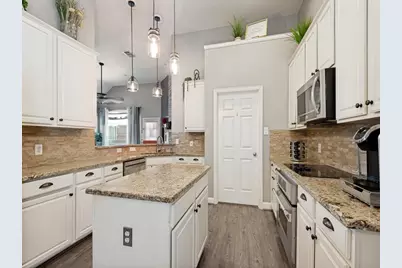 438 Southridge Way, Irving, TX 75063 - Photo 11