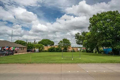 212 N 1st Street, Garland, TX 75040 - Photo 11