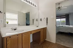 902 Cutting Horse Dr, Mansfield, TX 76063 - Photo 9