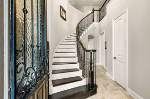 416 Grail Castle Dr, Lewisville, TX 75056 - Photo 3
