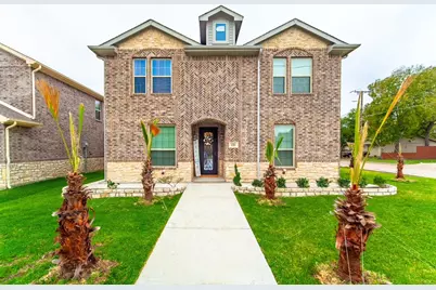 1501 Lakeview Drive, Grand Prairie, TX 75051 - Photo 1